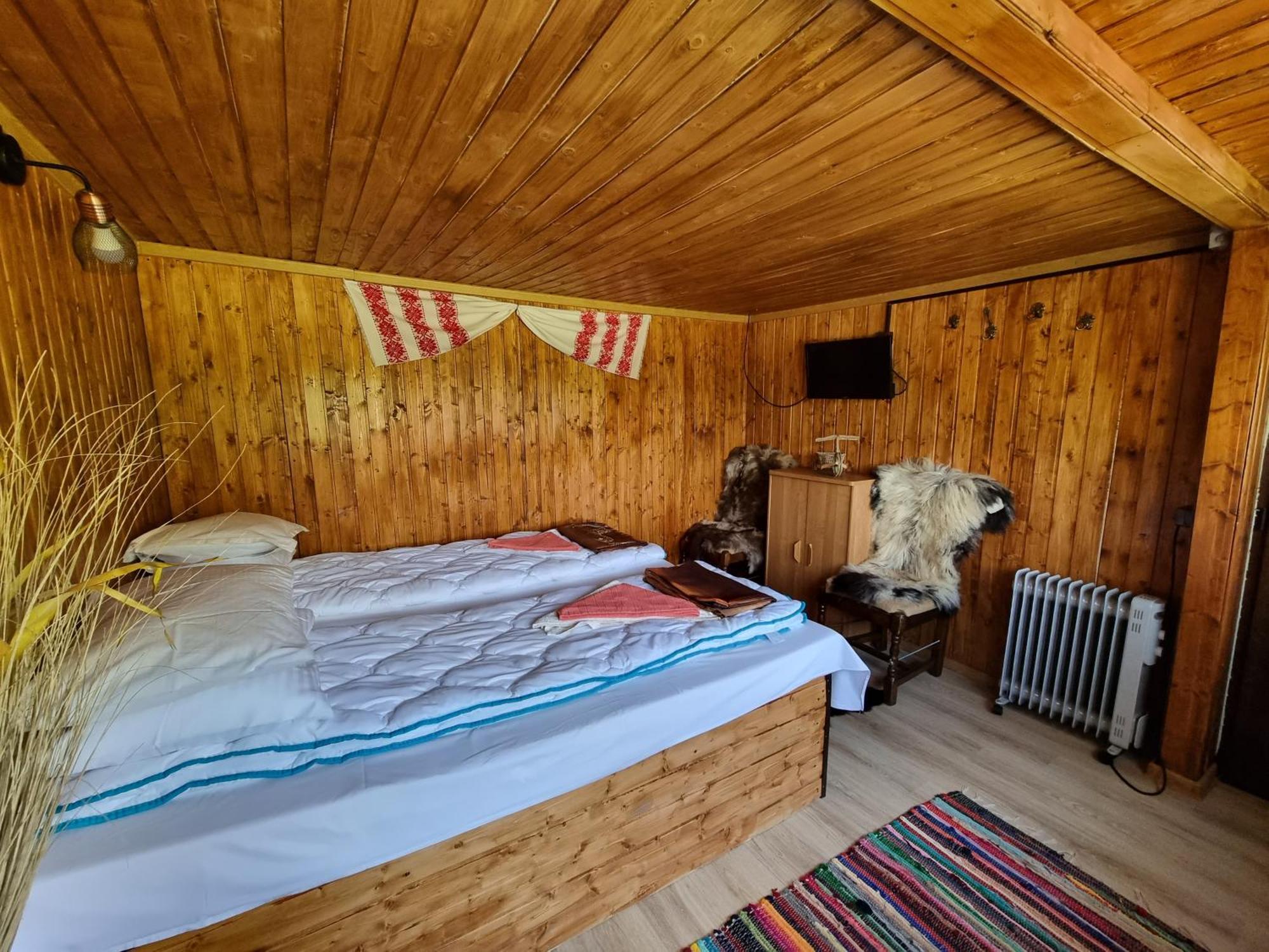 Hotel Langa Stana Curtea de Argeş Zimmer foto